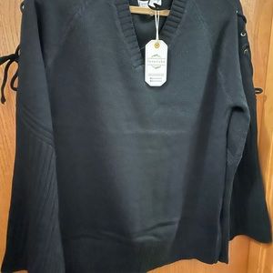 Loveriche black Sweater